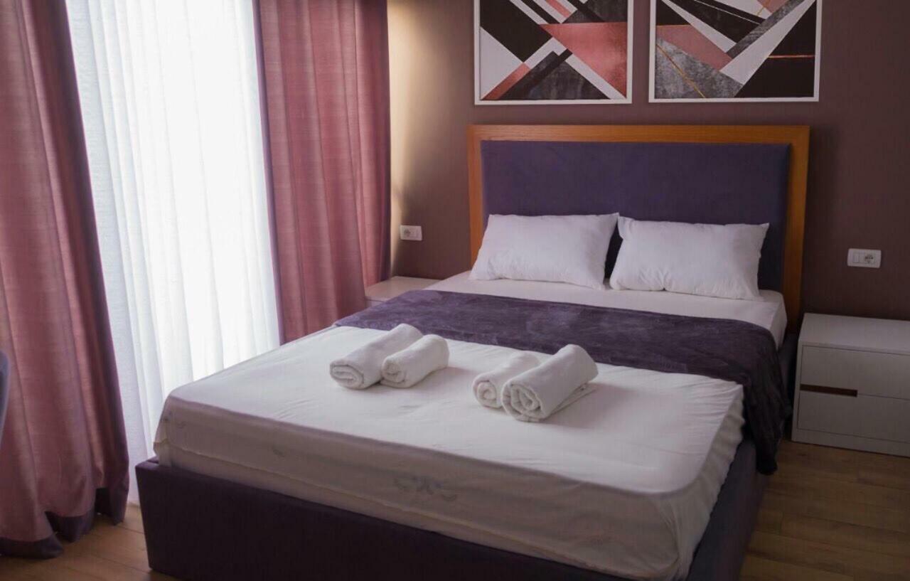 Modern Furnished Apartment With View Tirana Eksteriør billede