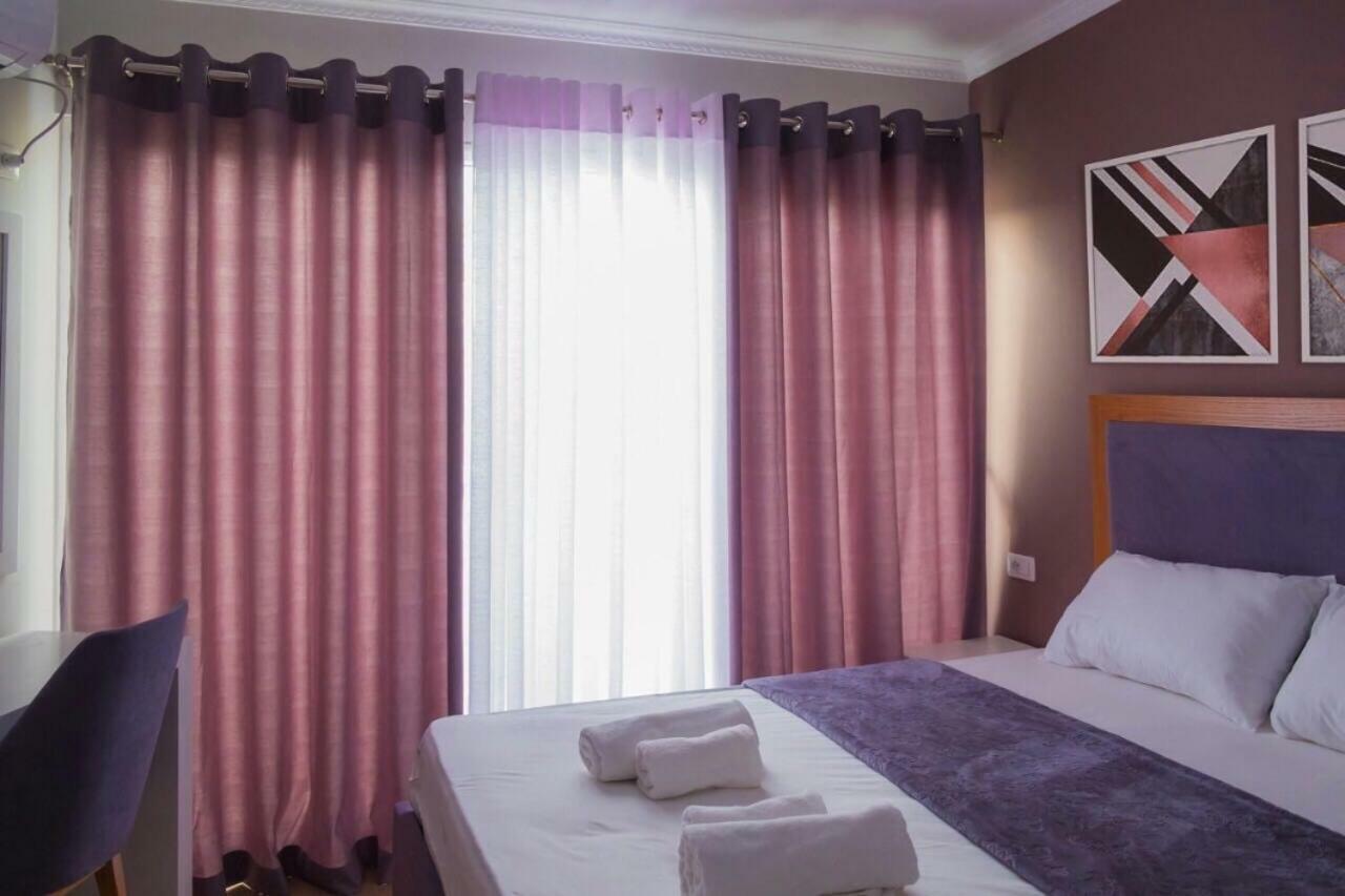 Modern Furnished Apartment With View Tirana Eksteriør billede